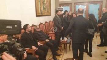 شاهد .. خاص- جورج وسوف يتقبل التعازي برحيل إبنه.. وإليكم صور حصرية