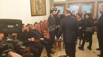 شاهد .. خاص- جورج وسوف يتقبل التعازي برحيل إبنه.. وإليكم صور حصرية