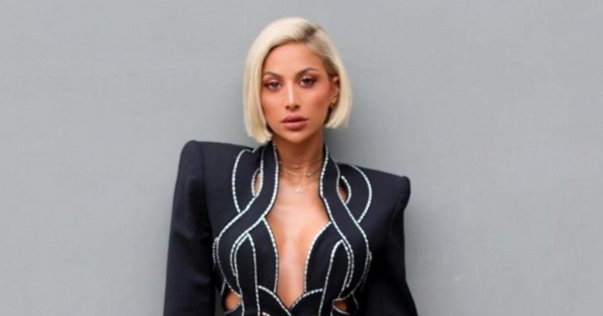 شاهد .. إطلالة غريبة وفريدة لمودل روز تخطف بها أنظار الجمهور -بالصور