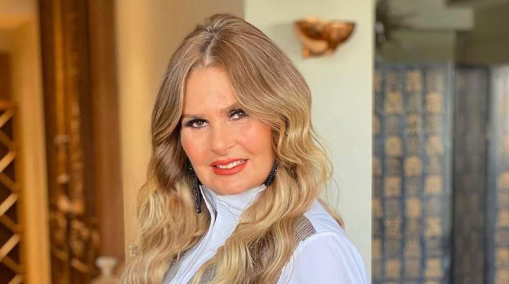 شاهد .. يسرا بصورة نادرة برفقة زوجها الأول.. والمفاجأة بجنسيته