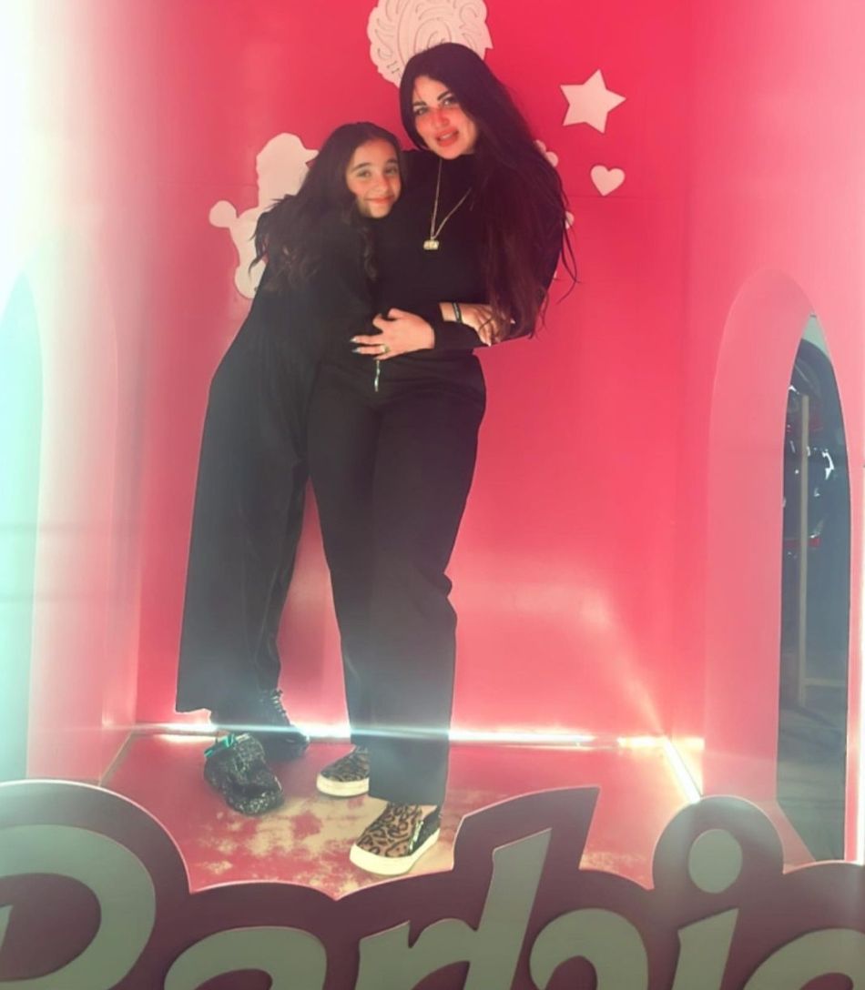 ندي الكامل تنشر اول صورة لابنتها : قمر ملهوش حل