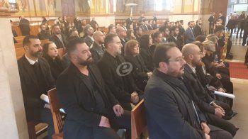 شاهد .. خاص بالصور- وصول جثمان وديع جورج وسوف إلى كنيسة القديس نيقولاوس بالأشرفية