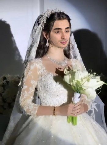 شاهد .. بدر خلف يعلن عقد قرانه..أول ظهور له بفستان الزفاف وإليكم هوية العريس وصورته