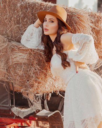 شاهد .. وشم نسرين طافش الجديد يحدث بلبلة واسعة.. وهكذا كشفت عنه