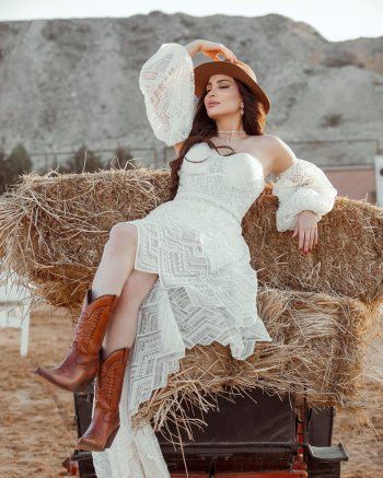 شاهد .. وشم نسرين طافش الجديد يحدث بلبلة واسعة.. وهكذا كشفت عنه