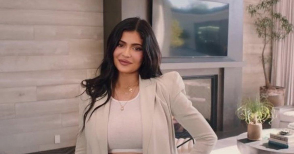 شاهد .. من أغنى الشخصيات الشابة في التاريخ.. إليكم كم تبلغ ثروة كايلي جينر الصافية