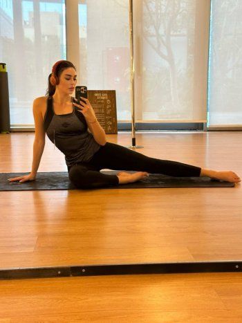 شاهد .. ياسمين صبري تمارس التمارين الرياضية.. ورشاقتها تلفت الأنظار