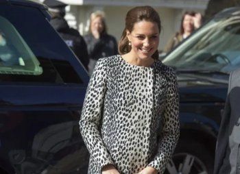 شاهد .. صور نادرة تجمع كايت ميدلتون وميغان ماركل قبل الحياة الملكية