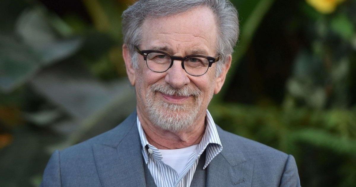 شاهد .. ستيفن سبيلبرغ يفوز بجائزة الغولدن غلوب كأفضل مخرج عن فيلم The Fabelmans