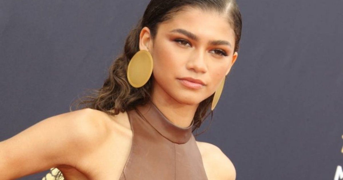 شاهد .. بعد فوزها بجائزة أفضل ممثلة..زيندايا تدخل التاريخ من بابه العريض