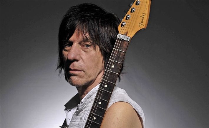 وفاة عازف الجيتار الشهير جيف بيك