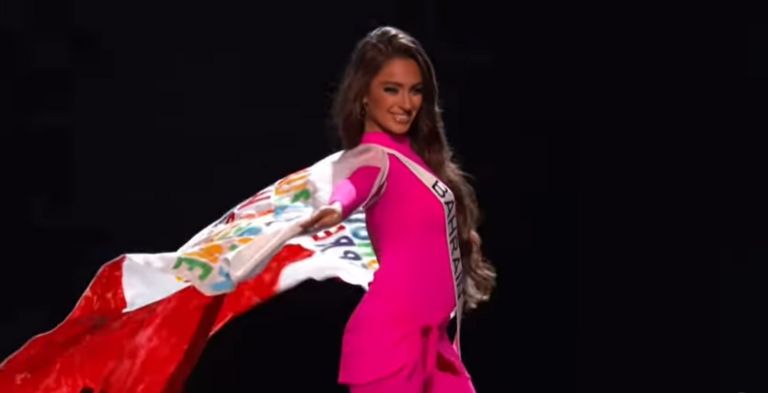 ملكات الجمال بيطلعوا بالبوركيني دلوقتي : شاهد