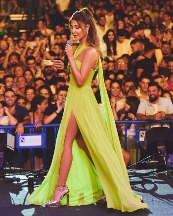 شاهد .. بلايك لايفلي الأكثر تألقاً وهيفا وهبي مثل الفراشة في حفل زفاف شقيقتها وملابس بيلا حديد الداخلية تتحول إلى فستان وغيرها من أجمل إطلالات عام 2022