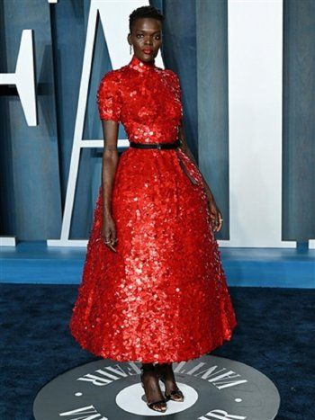 شاهد .. بلقيس تحتل المركز الرابع كأفضل إطلالة عالمية لعام 2022 ..شاهدوا جمال فستانها