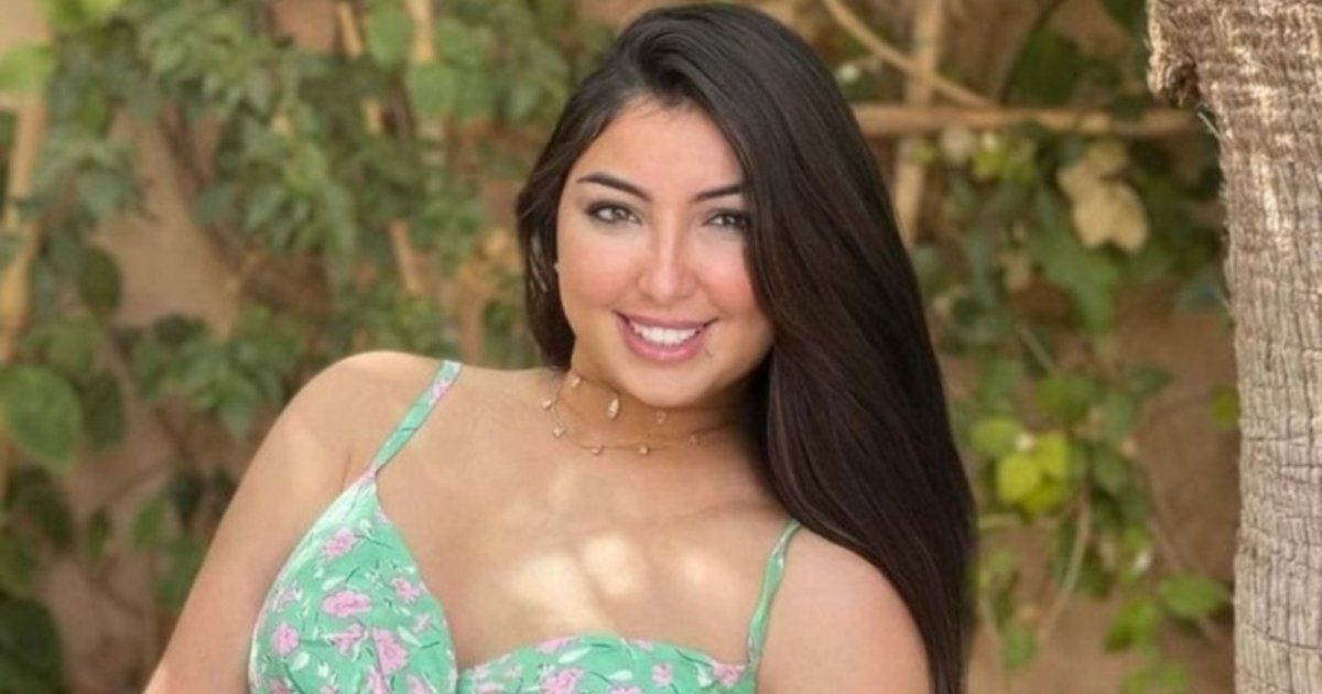 شاهد .. بالصورة - إطلالة غير معتادة لـ دنيا بطمة... وحذائها الغريب حديث الجمهور