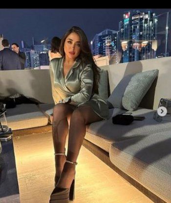 شاهد .. سعر حذاء هيا مرعشلي الغريب يفوق التوقعات.. تعرفوا إليه