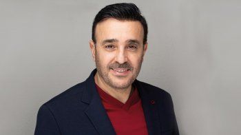 شاهد .. "من أول دقيقة" لإليسا وسعد لمجرد تسحرنا برومانسية فائقة.. حسين الجسمي يكتسح بـ "ما بحبك" وهذه سنة الحظ لأحمد سعد