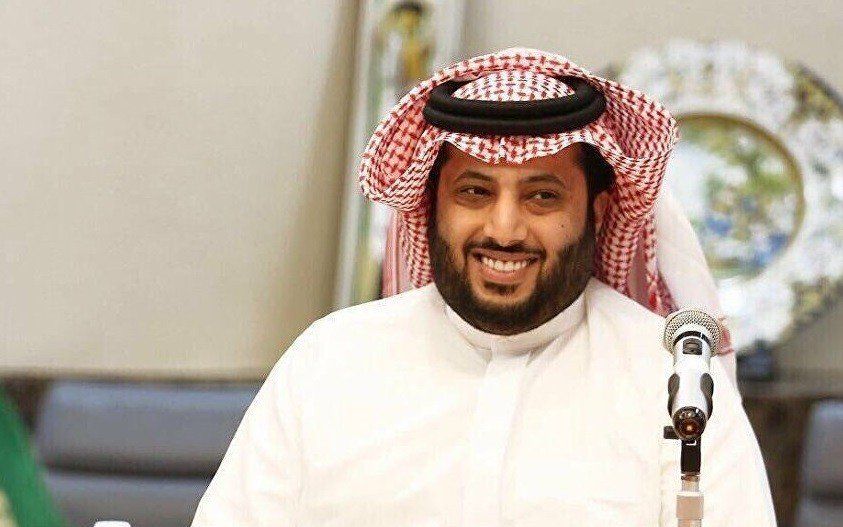 شاهد .. تركي ال شيخ يعرض 2.6 مليون دولار لشراء تذكرة "فوق الخيال"