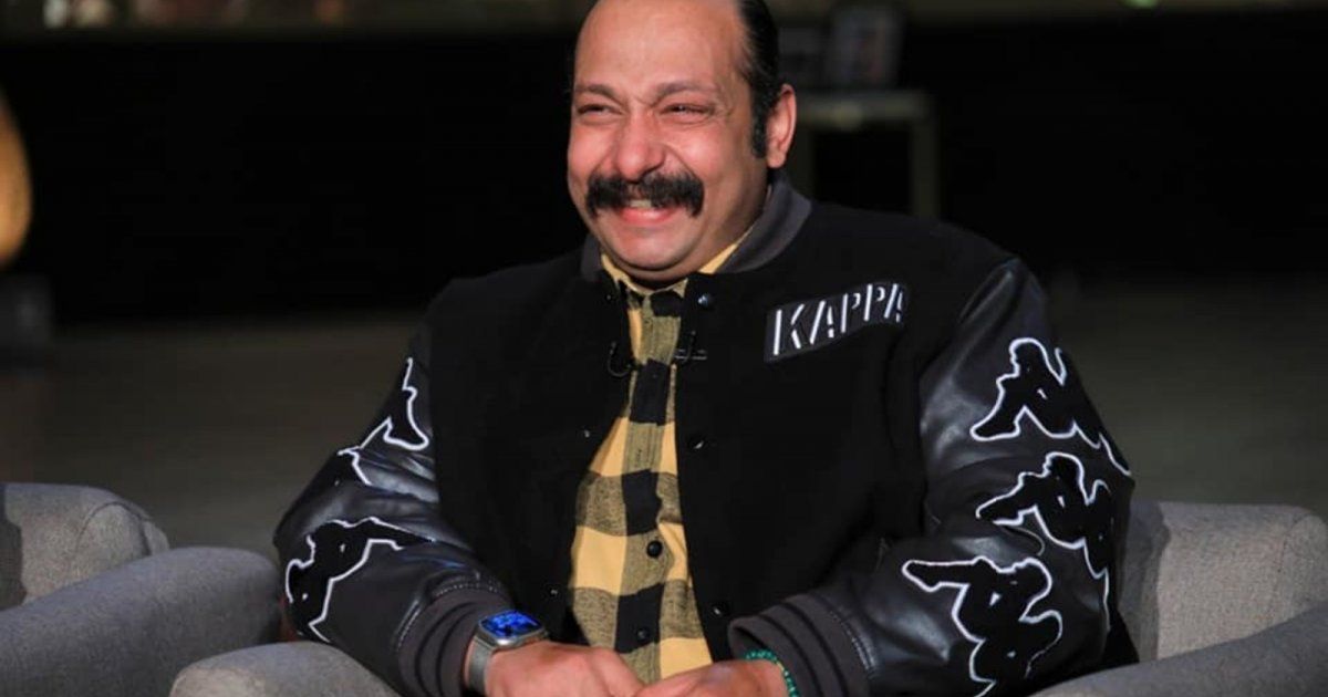 شاهد .. بالصورة- محمد ثروت يحتفل بتحقيق نجاح جديد