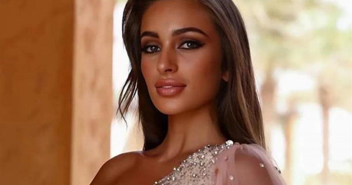 شاهد .. ملكة جمال البحرين تخالف العادات.. وهذا ما إرتدته في جولة ملابس السباحة- بالفيديو