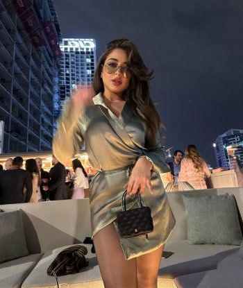 شاهد .. بالصور- "مال الشام" نجمة "طوق البنات" تبهر الجمهور بأبهر إطلالاتها من دبي !