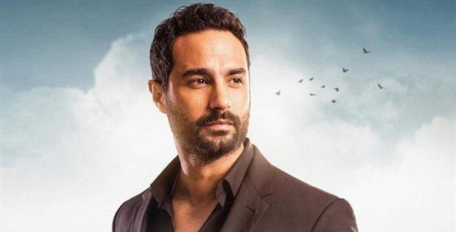 شاهد .. كريم فهمي يخرج عن صمته ويرد على منتقدي فيلمه الجديد