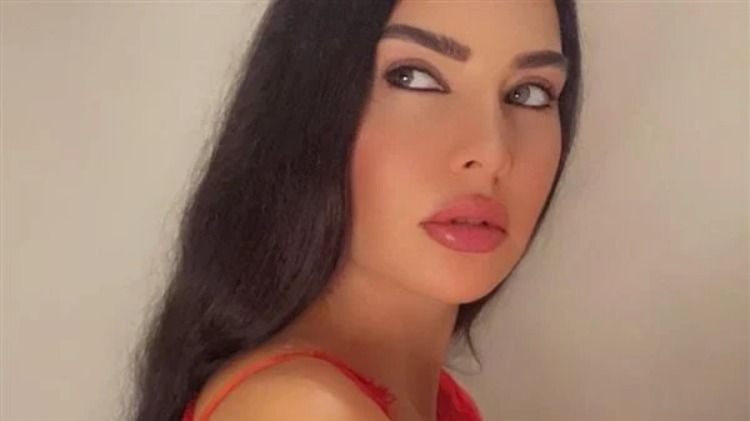 لاميتا فرنجية فجرت إنستجرام بالأحمر الناري – شاهد