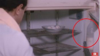 شاهد .. بعد 41 عاماً من عرضه..خطأ لنور الشريف في فيلم "غريب في بيتي" لم تلاحظه من قبل