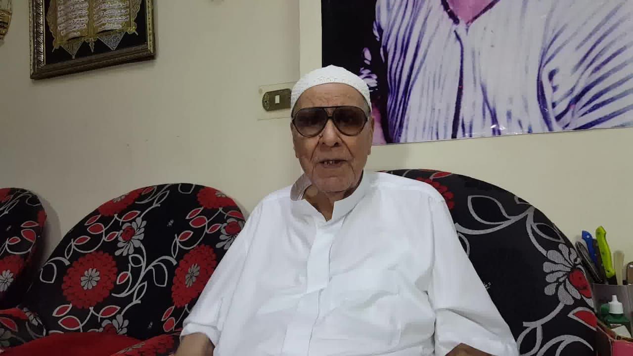 لسه باين عليه التعب .. الظهور الأول للفنان نعيم عيسي بعد خروجه من المستفشي