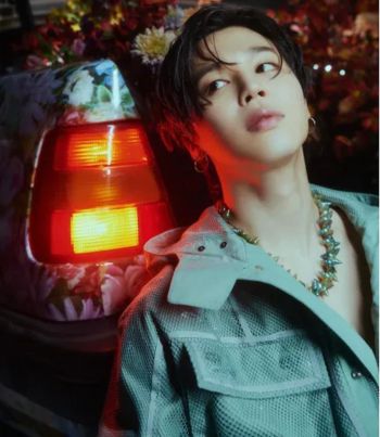 شاهد .. نجم فرقة BTS يعين سفيراً لدار الأزياء العالمية ديور