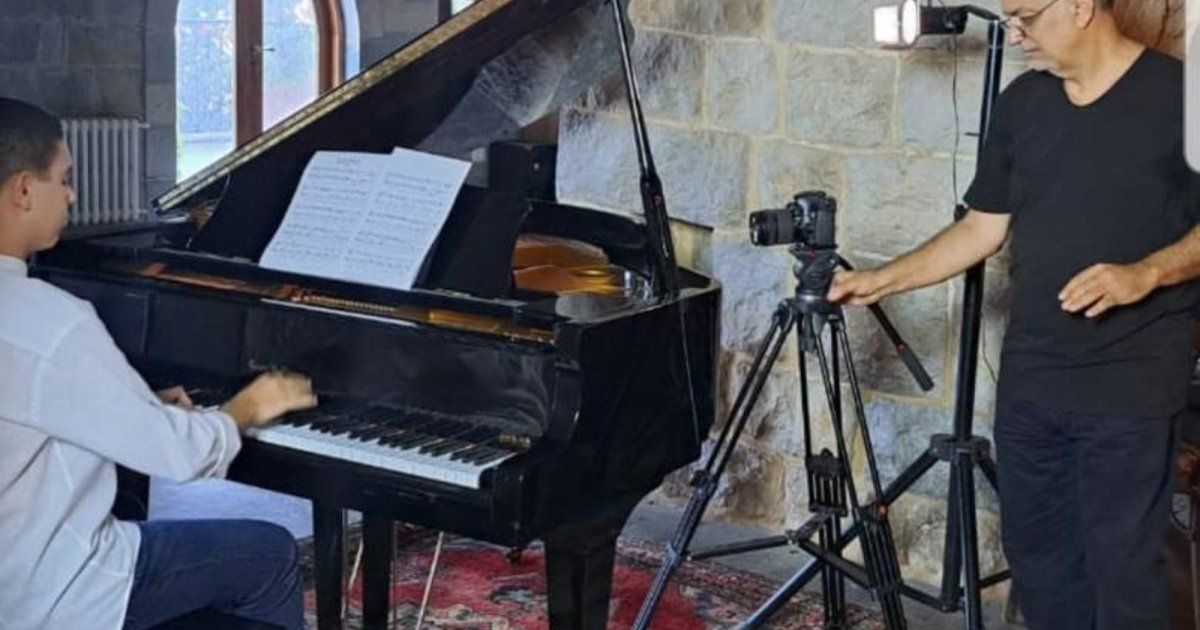 شاهد .. الشاب الموهوب شربل سابا يطلق معزوفة موسيقية جديدة بعنوان ” Sogno Una Vit”