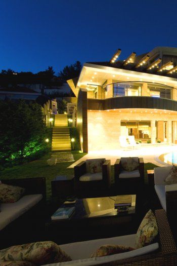 شاهد .. جولة في قصر أحلام... فخامة وديكور رائع - بالصور