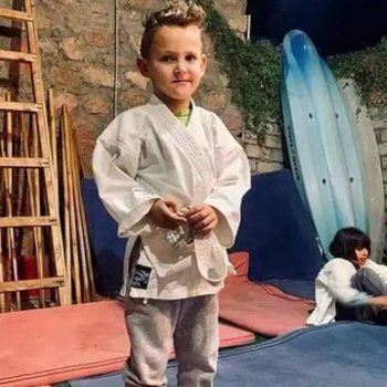 شاهد .. بعد جدل كبير.... أحمد الفيشاوي يعترف بإبنه ويشارك صورته