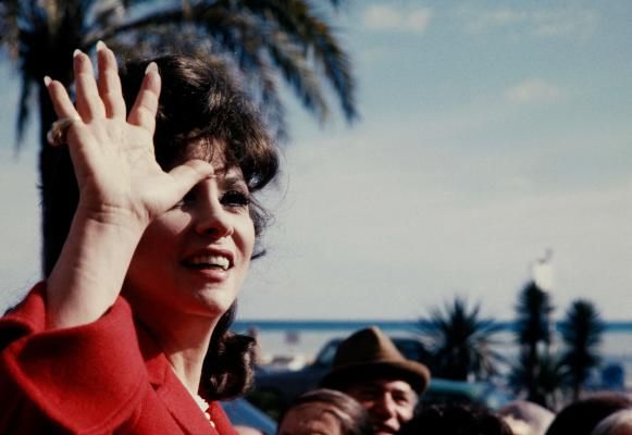 اللي عندهم ٦٠ سنة يادوب فاكرين جينا لولو برجيدا : ماتت