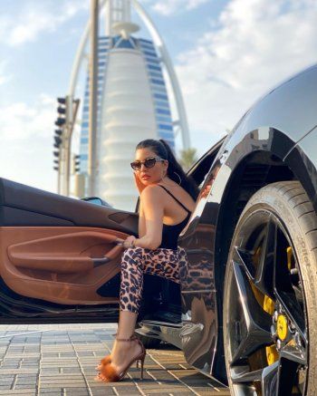 شاهد .. فيديو لـ لاميتا فرنجية يفضح حقيقة جسمها.. وهكذا بدت