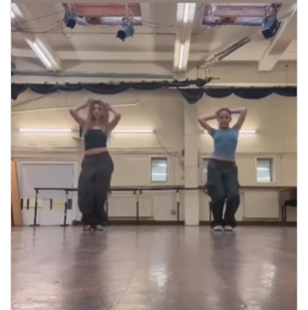 هضبة زي ابوها – بنت عمر دياب شاطرة في الرقص : شاهد