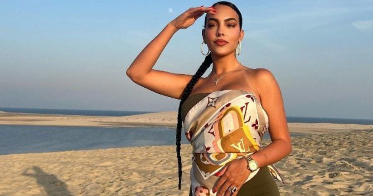 شاهد .. صورة لـ جورجينا رودريغيز من طفولتها... لم تتغير كثيراً