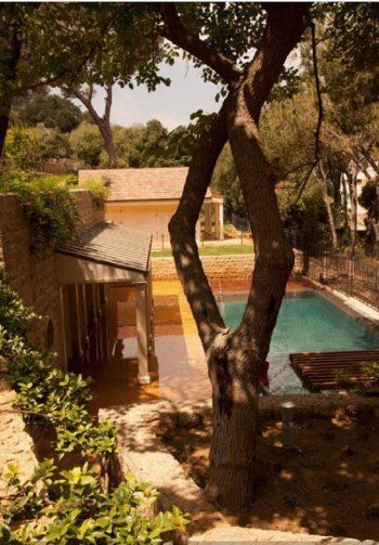 شاهد .. ذوق عالٍ وفخامة في التصميم.. جولة في قصر المصمم زهير مراد