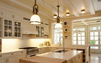 شاهد .. ذوق عالٍ وفخامة في التصميم.. جولة في قصر المصمم زهير مراد