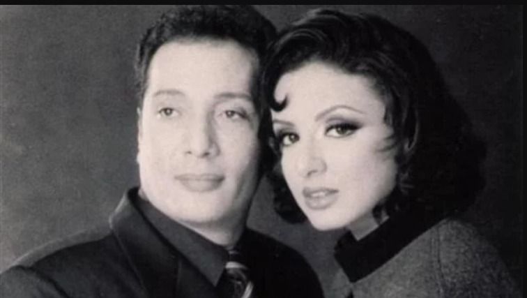 العمر عدي ولالمحته .. صورة بالأبيض والأسود تجمع أنغام بعلي الحجار