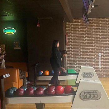 شاهد .. أول صور تؤكد علاقة سيلينا غوميز بنجم "Chainsmokers".. هكذا بديا