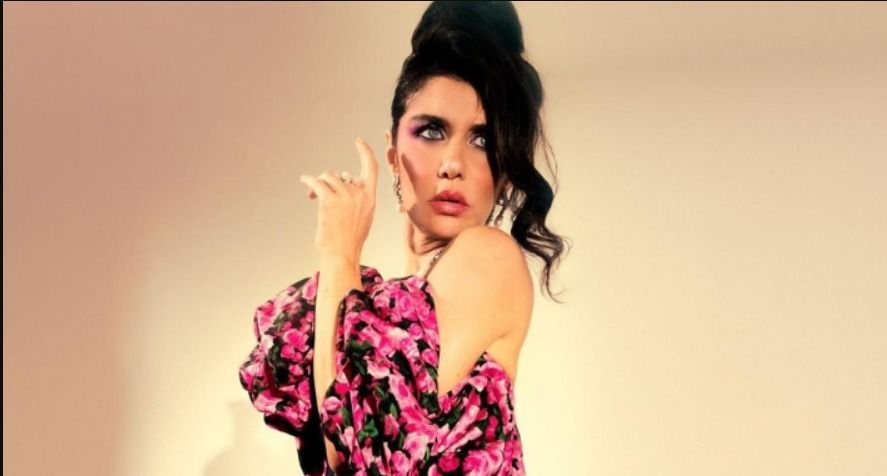 غادة عادل هتبقي البطة الصفرا