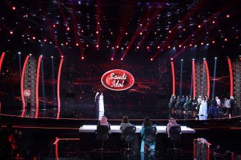 شاهد .. المواهب الـ 14 تتألق غناءً على المسرح في أجواء من الحماسة.. وإنتهاء مسيرة مشتركين في سعودي أيدول