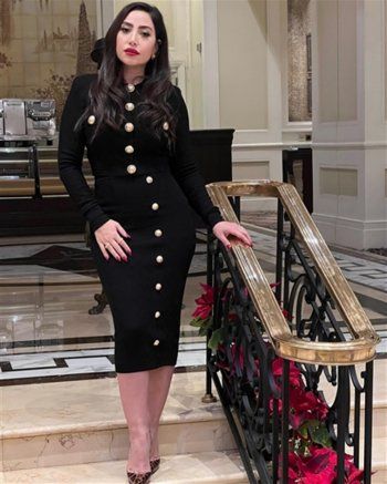 شاهد .. بوسي بإطلالة أنيقة من دار بالمان.. فما هو ثمنها؟