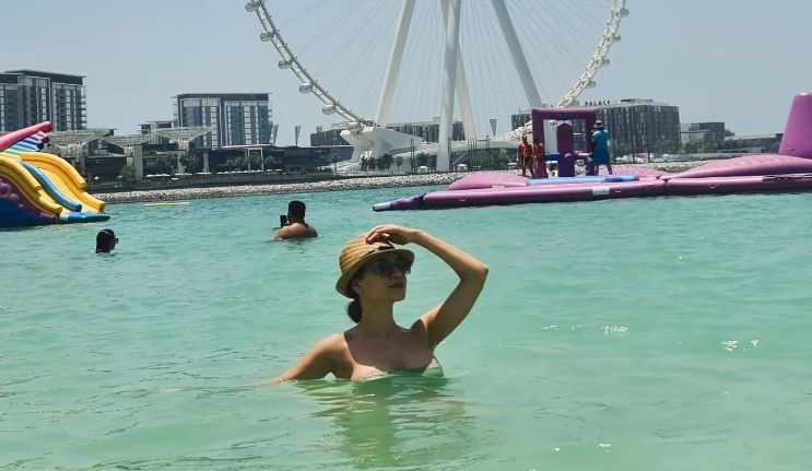 اتفرج – أحلام الزعيمي تكشف عن مفاتنها في صور جديدة