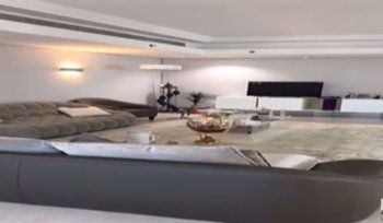 شاهد .. جولة في منزل شمس الكويتية الفخم... وغرفة خاصة بأحذيتها وحقائبها - بالصور والفيديو