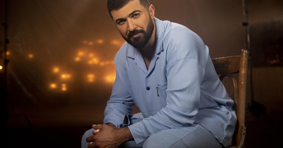 شاهد .. بالفيديو - سيف نبيل يشوّق لأجدد أغانيه "قلبي جديد"