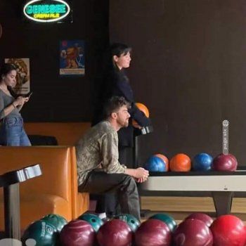 شاهد .. أول صور تؤكد علاقة سيلينا غوميز بنجم "Chainsmokers".. هكذا بديا