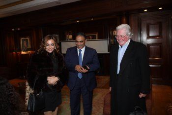 شاهد .. بالصور - ريتشارد كلايدرمان يحيي حفلاً خيرياً لمرضى سرطان الثدي في القاهرة