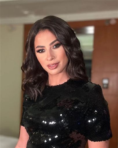 روبي بتتدلع علي الجمهور و بتوريك حلاوتها – شاهد